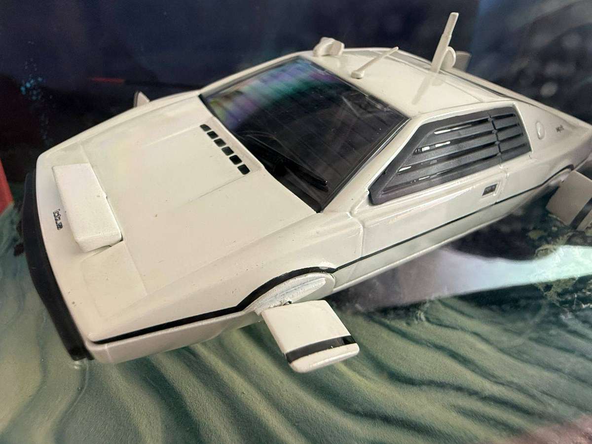 007 James Bond Collection in 1:48 Scale