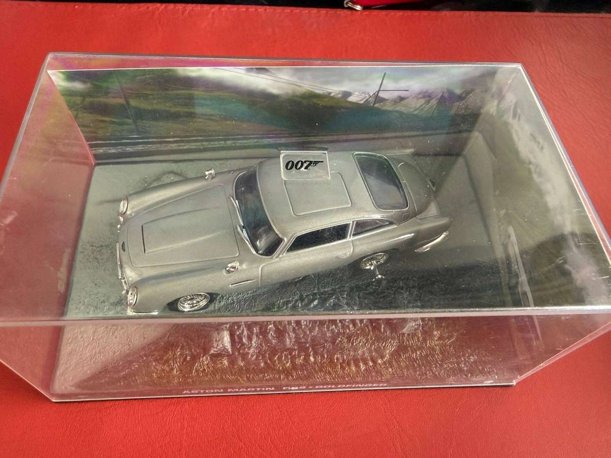 007 James Bond Collection in 1:48 Scale