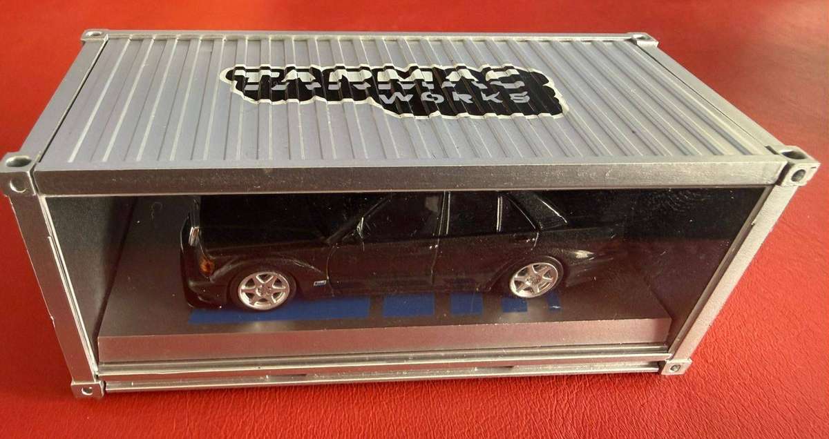 Tarmac Works - Mercedes-Benz 190E 2.5L 16V - 1:64 Scale in presentation box