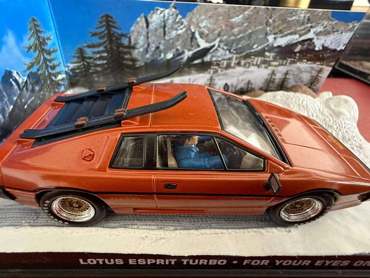 007 James Bond Collection in 1:48 Scale