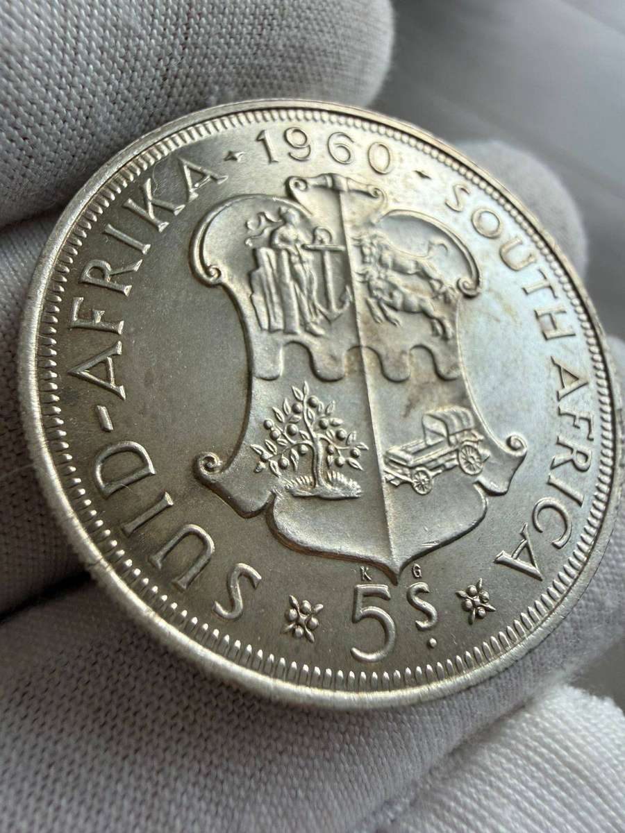 1960 5 SHilling & 3 pence silver & Half Penny with Die Crack through A of Elizabeth