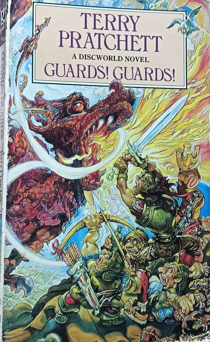 Guards! Guards! - Terry Pratchett - Softcover - 317 Pages