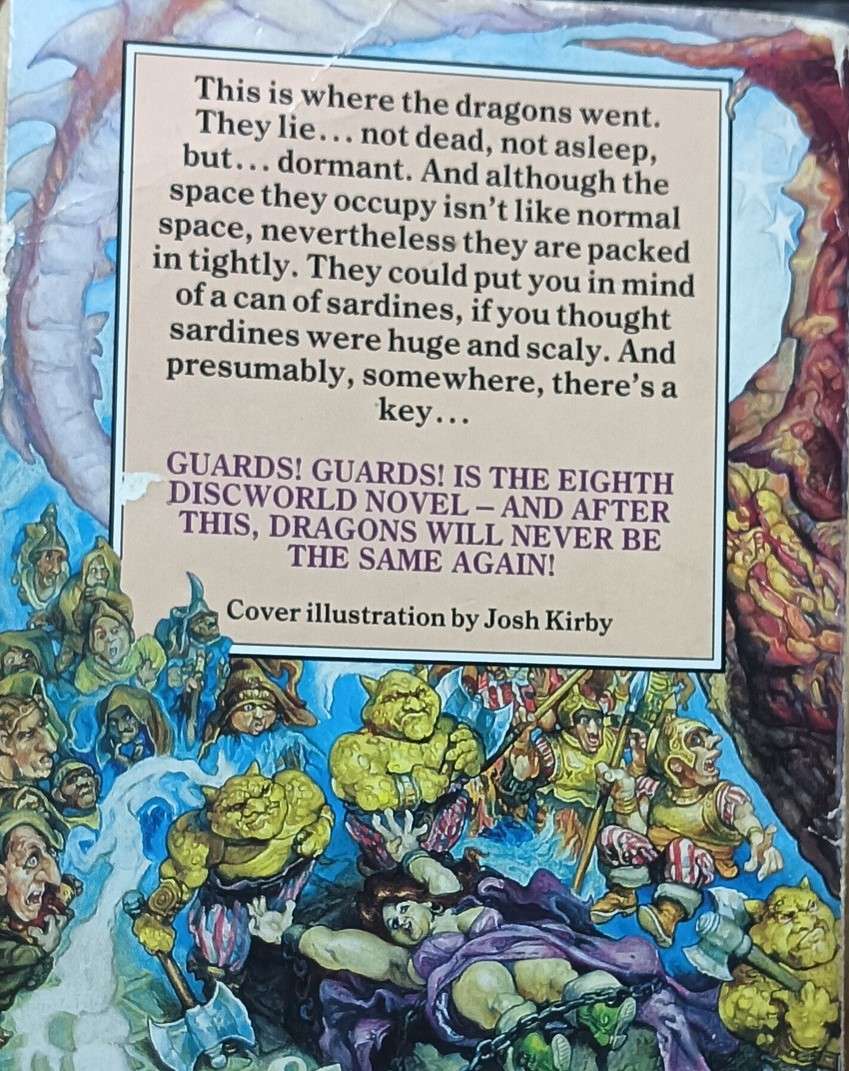 Guards! Guards! - Terry Pratchett - Softcover - 317 Pages