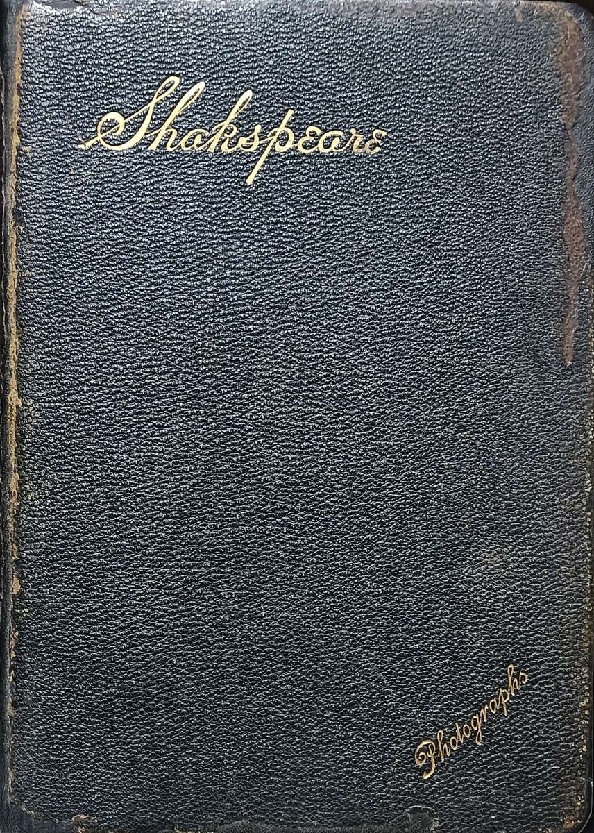 The Works of William Shakespeare - Leather-bound - Gilt-edged - 1136 pages (1894)