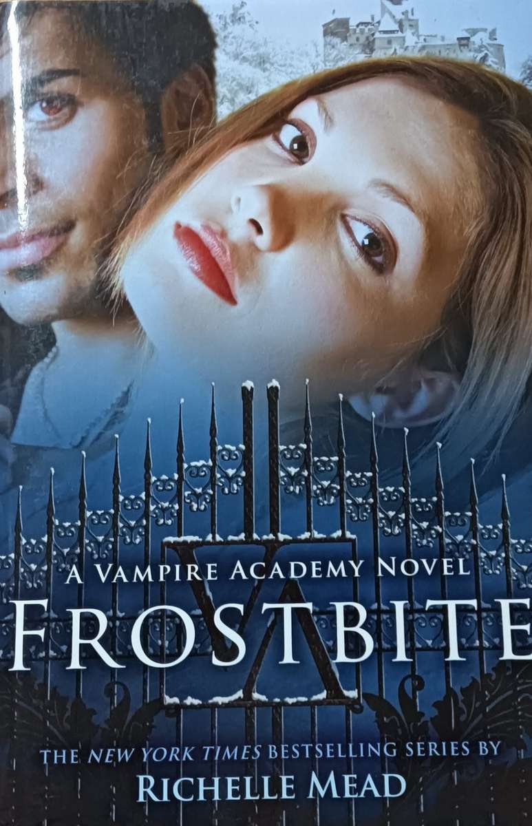 Frostbite - Richelle Mead - Softcover - 327 pages - A Vampire Academy Novel