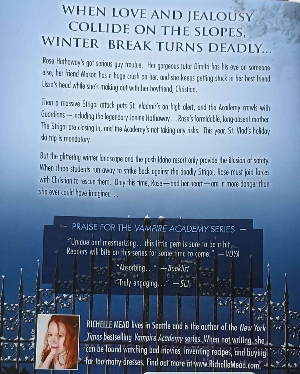 Frostbite - Richelle Mead - Softcover - 327 pages - A Vampire Academy Novel