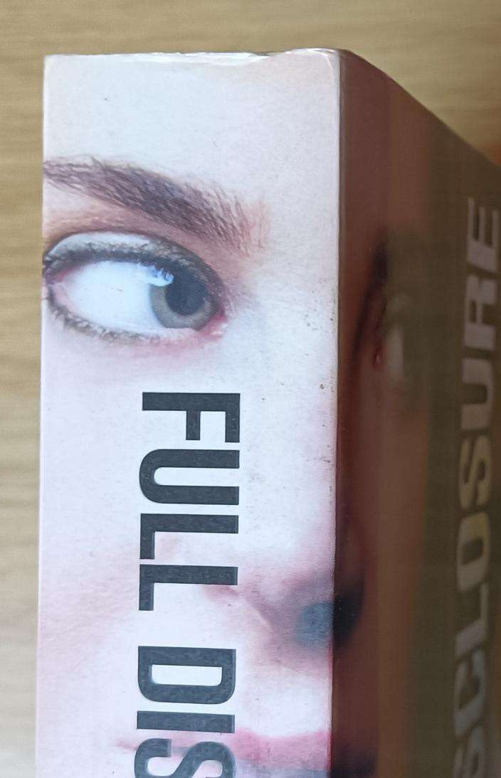 Full Disclosure - Dee Henderson - Softcover - 473 pages