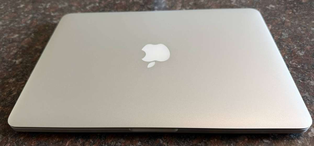MacBook Pro Retina 13 (Mid 2014) 2.8GHz i5 / 8GB RAM / 500GB SSD, Excellent Condition