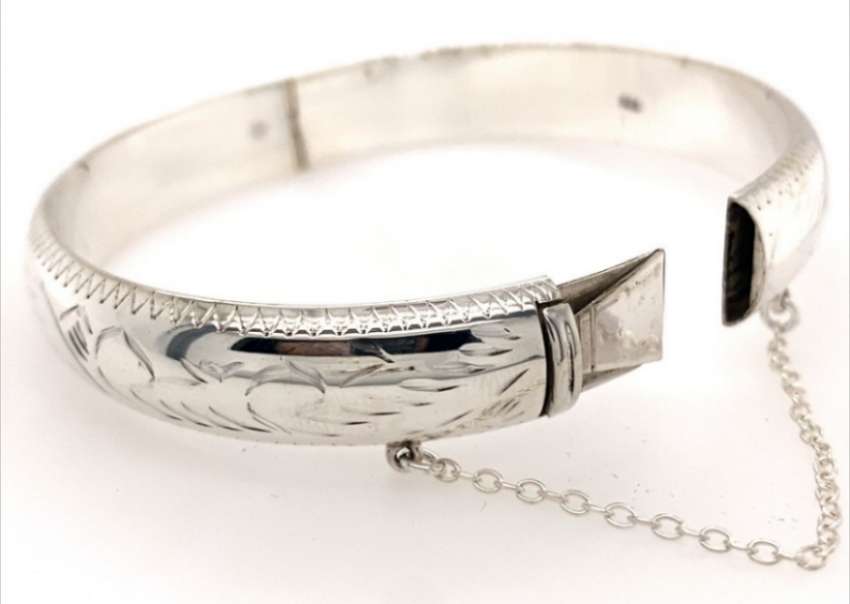 Engraved Snap Bangle: 11mm wide, sterling silver, 60mm interior  BROAD & BOLD