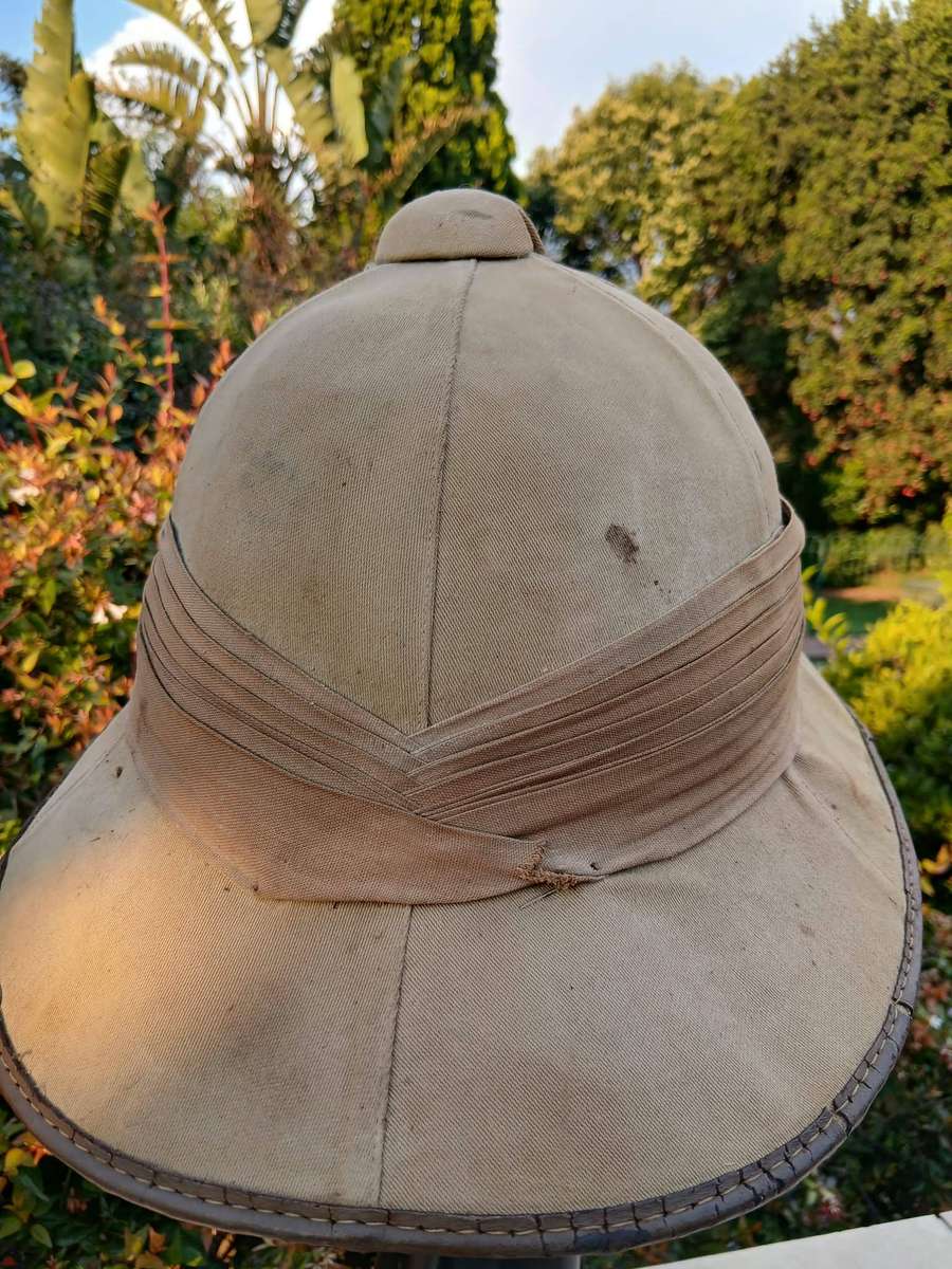 WWII SA ARMY PITH HELMET