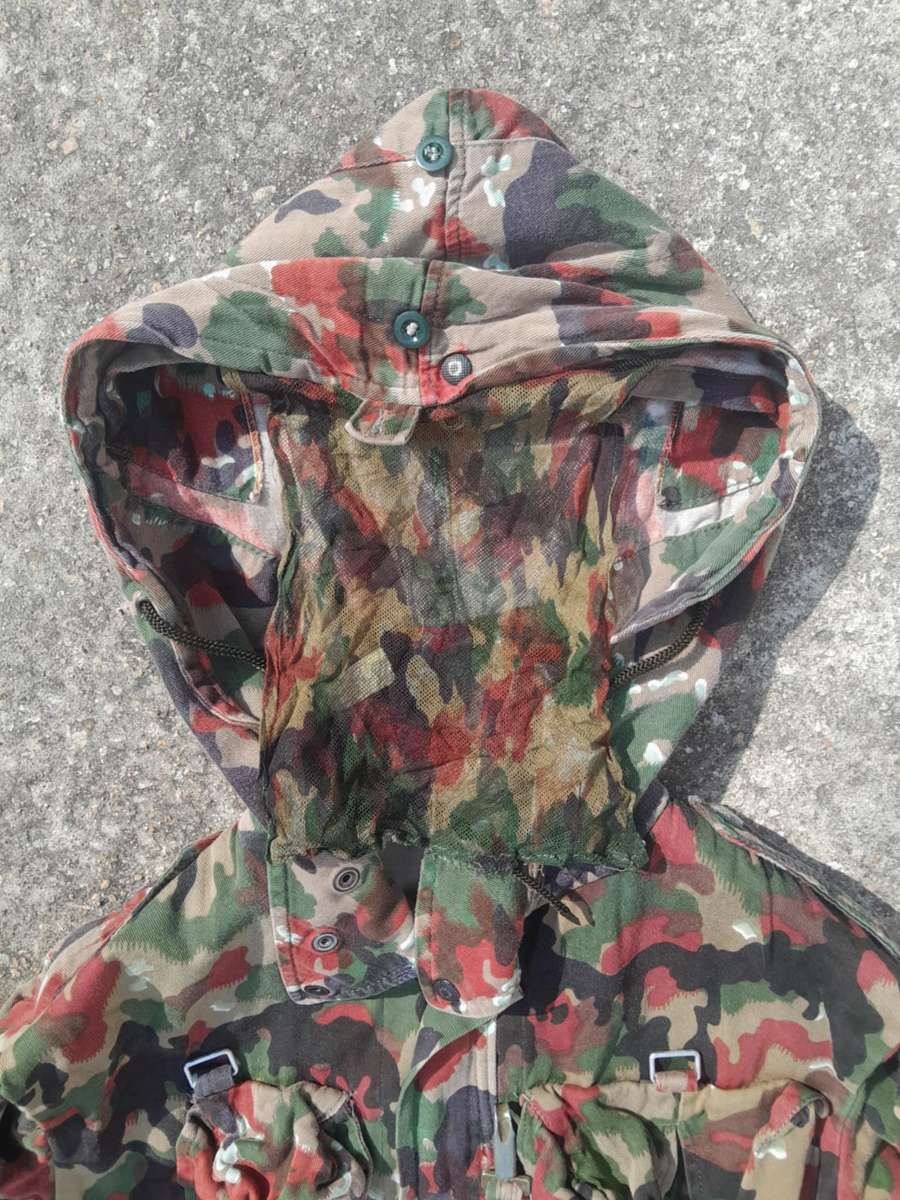 SWISS ARMY CAMO JACKET **Large**