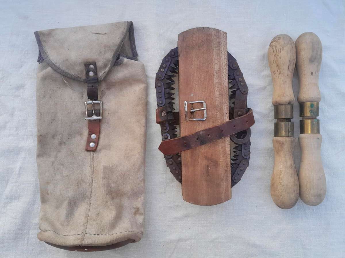 WW II US ARMY FOLDING SAW KIT