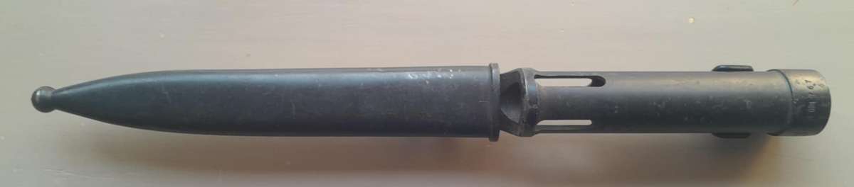 R1 BAYONET & STEEL SCABBARD **Union marked**