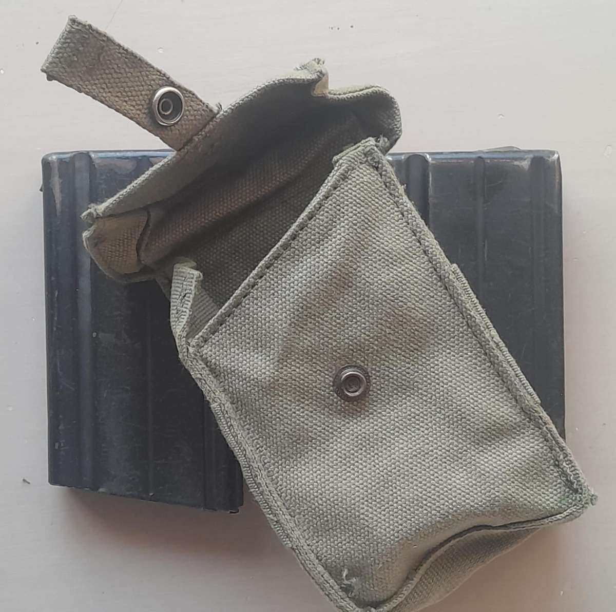 FN/R1 RIFLE MAGAZINES X 2 **Incl. Pouch**