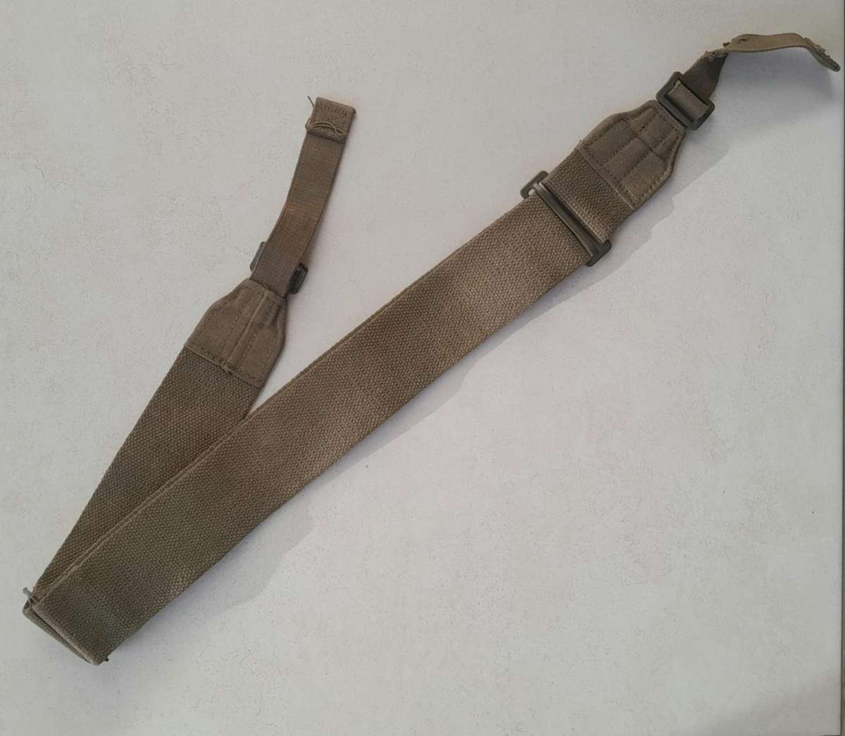 R4  RIFLE SLING (2)