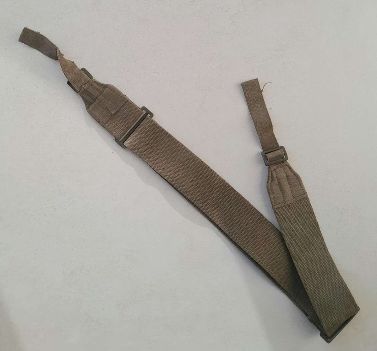 R4  RIFLE SLING (2)