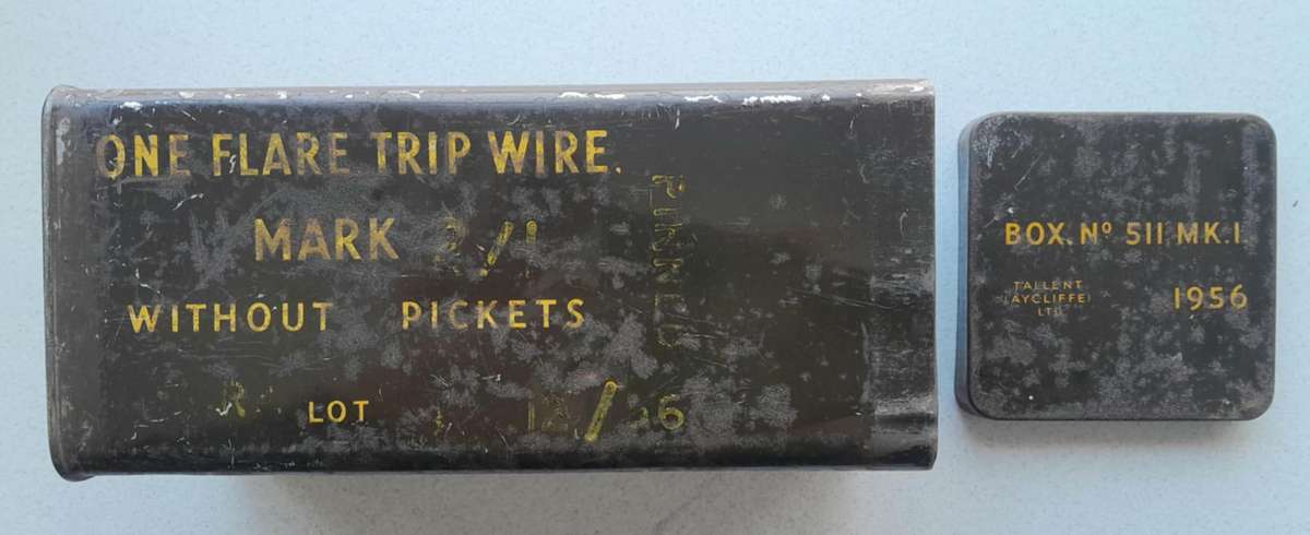 EARLY S.A. ARMY TRIP FLARE TIN