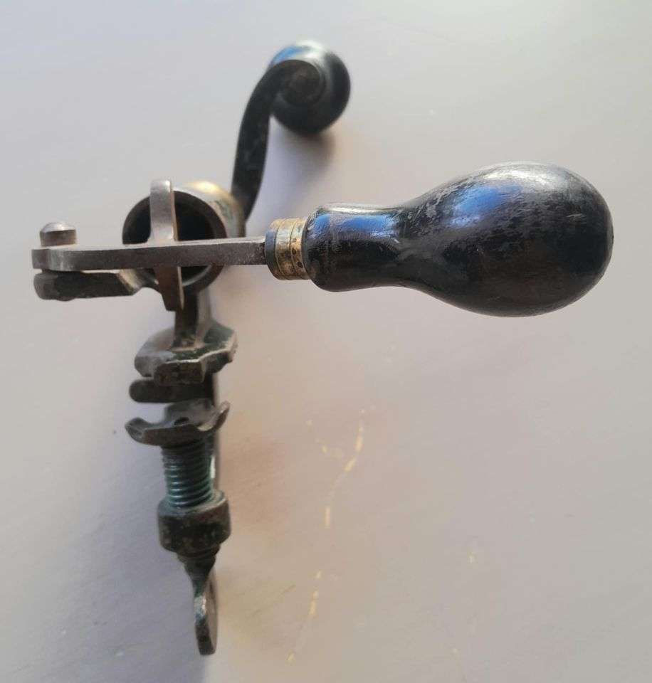 VINTAGE 12G ROLL CRIMP RELOADER