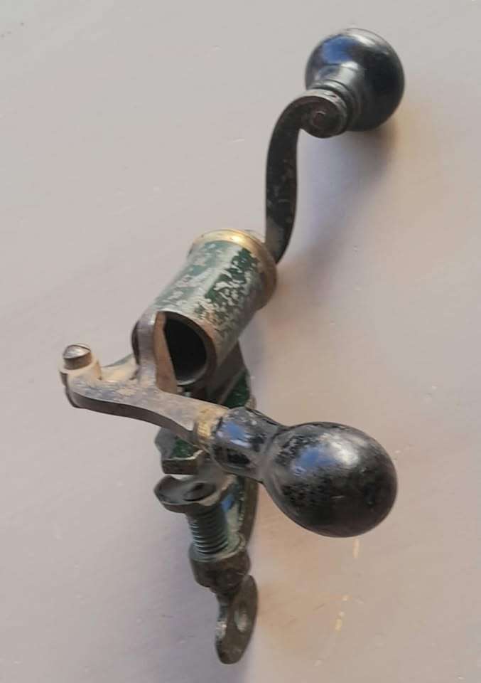 VINTAGE 12G ROLL CRIMP RELOADER