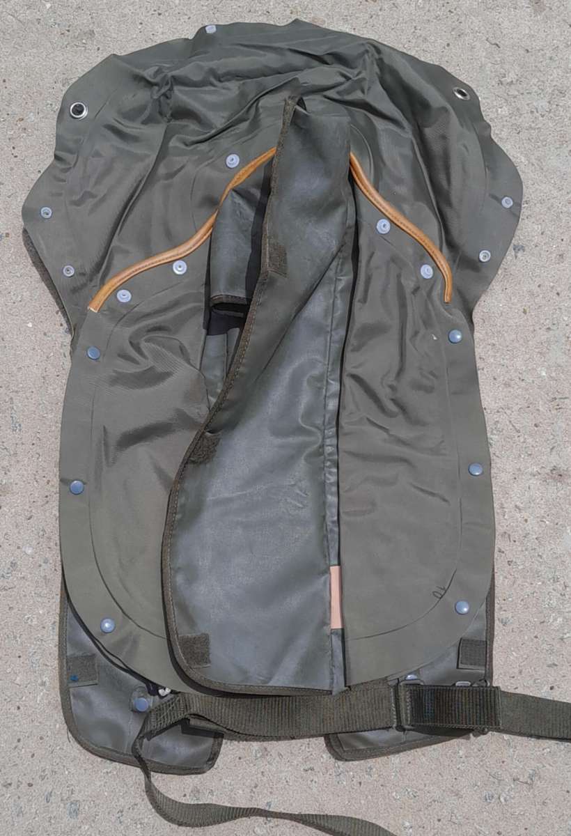 GERMAN MILITARY SELF-INFLATING LIFE VEST