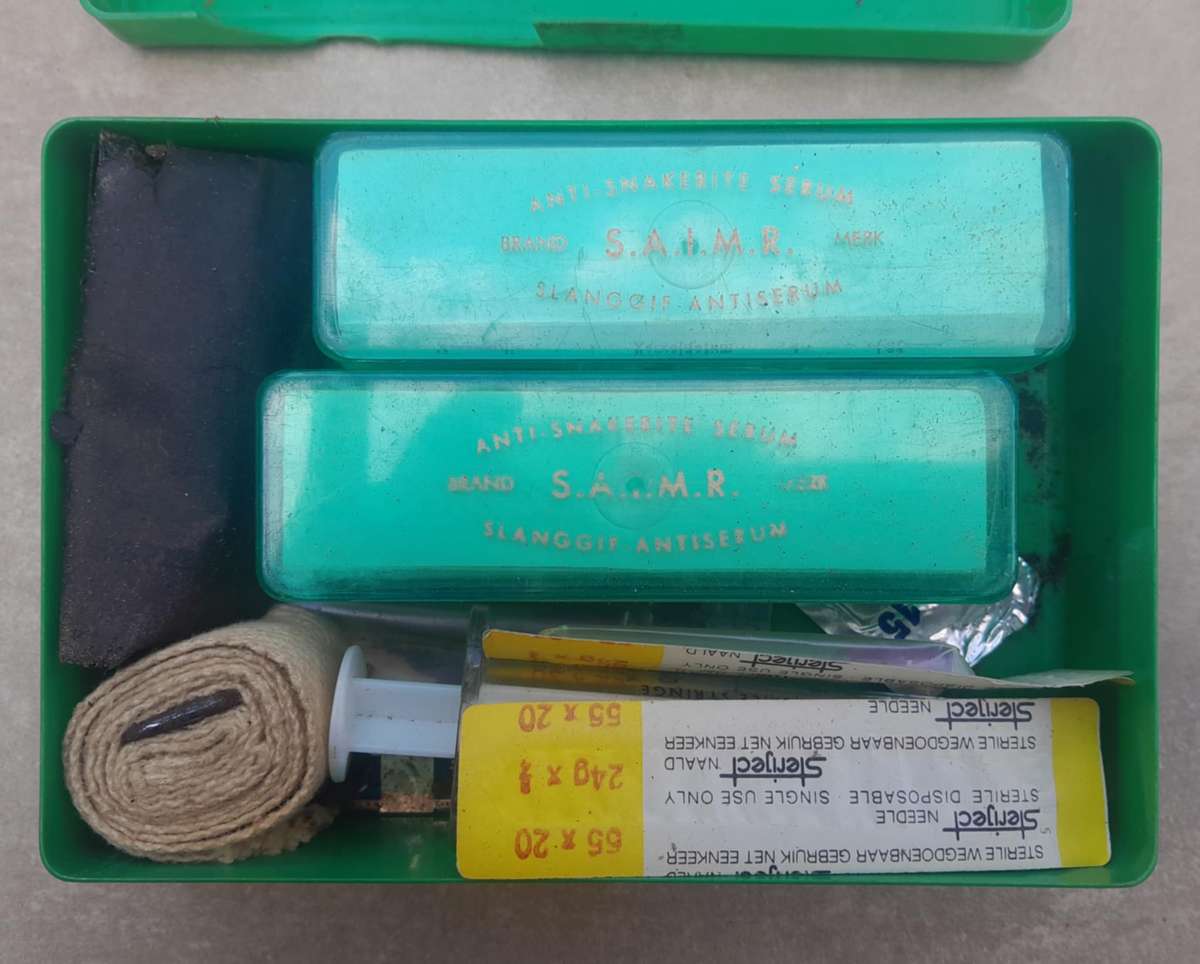 S.A. ARMY SNAKE BITE KIT  **Scarce**