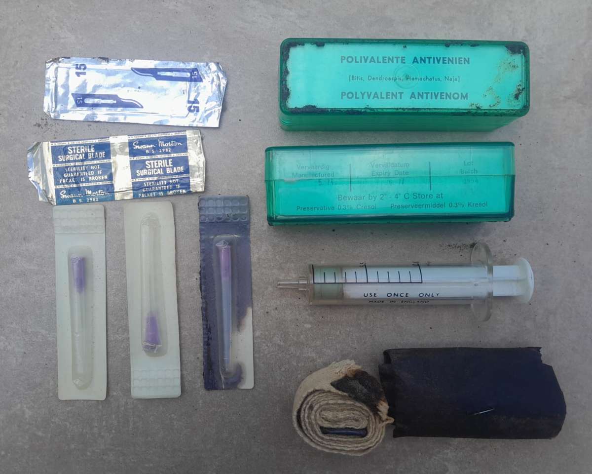 S.A. ARMY SNAKE BITE KIT  **Scarce**