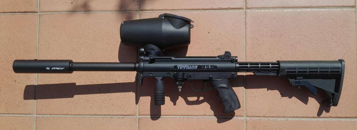 TIPPMANN PAINTBALL RIFLE + COMPLETE KIT with many extras