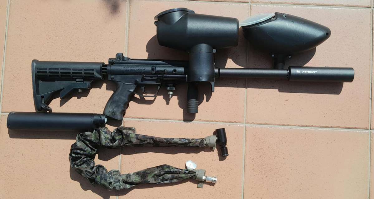 TIPPMANN PAINTBALL RIFLE + COMPLETE KIT with many extras