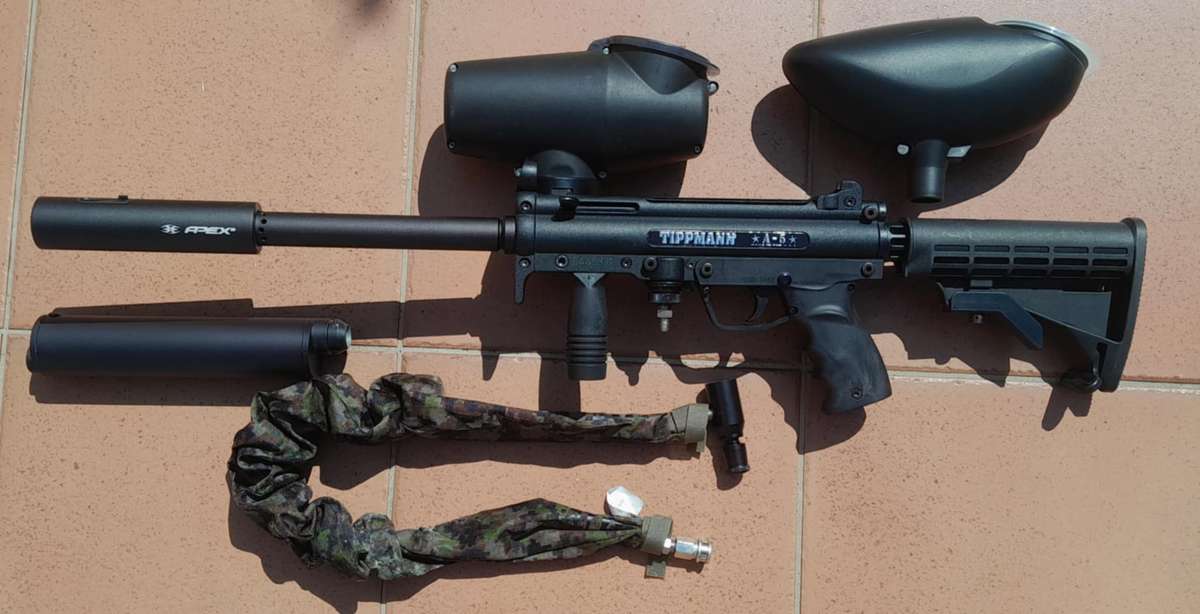TIPPMANN PAINTBALL RIFLE + COMPLETE KIT with many extras