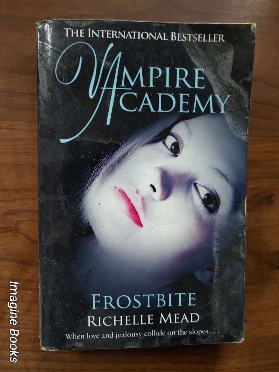 Vampire Academy - Frostbite - Richelle Mead