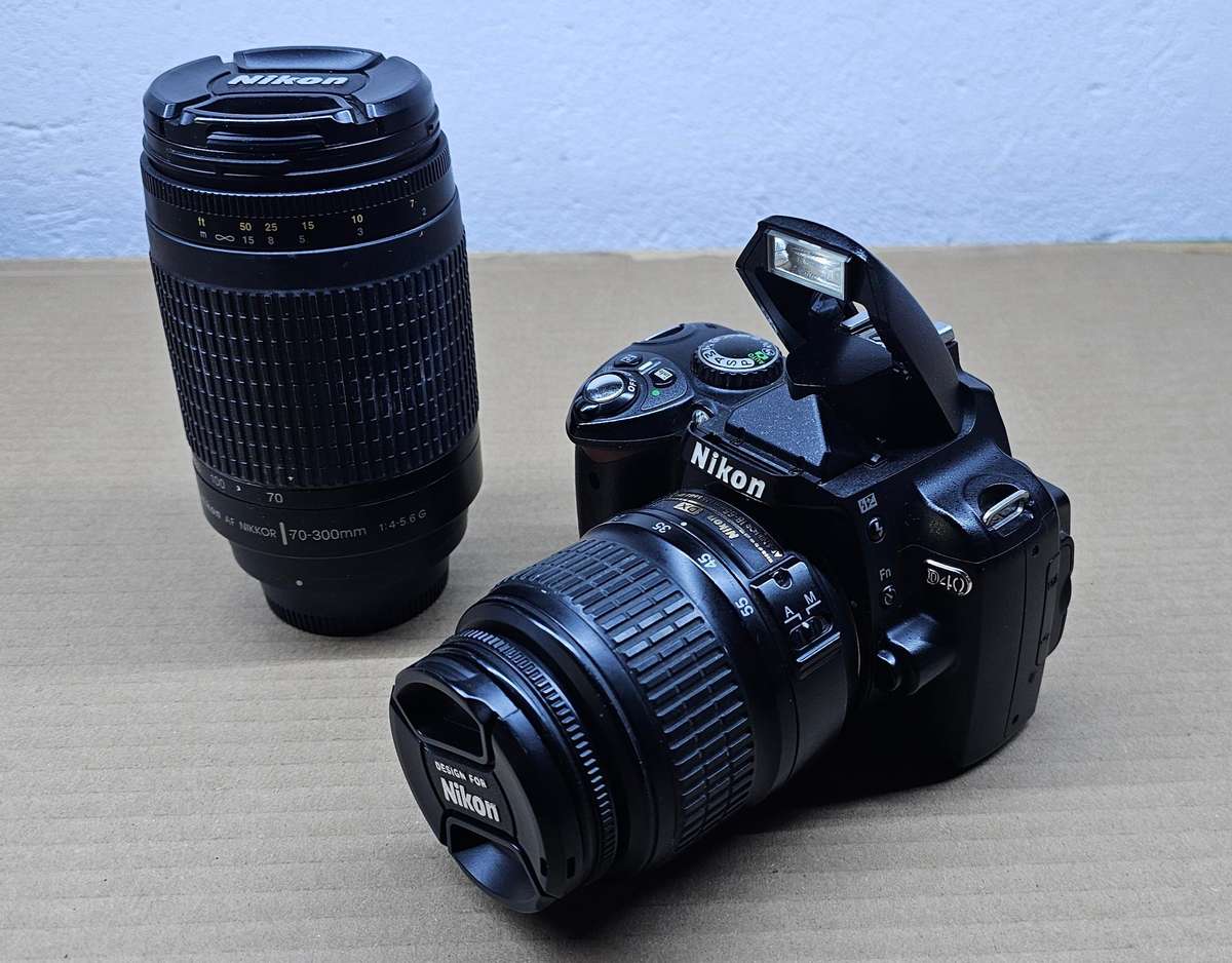 Nikon D40 Digital Camera