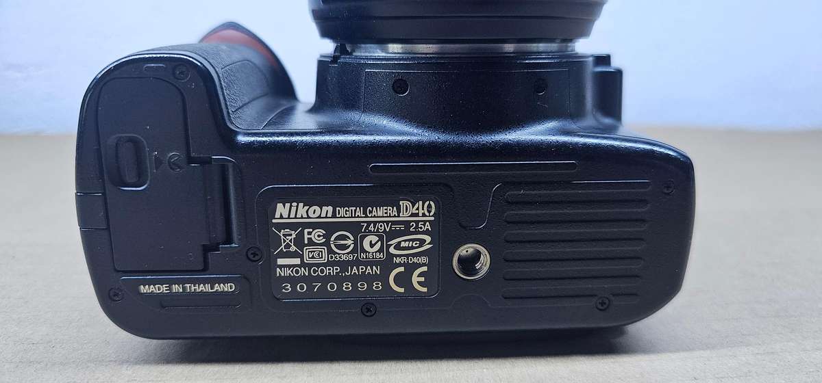 Nikon D40 Digital Camera