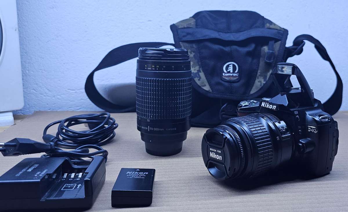 Nikon D40 Digital Camera