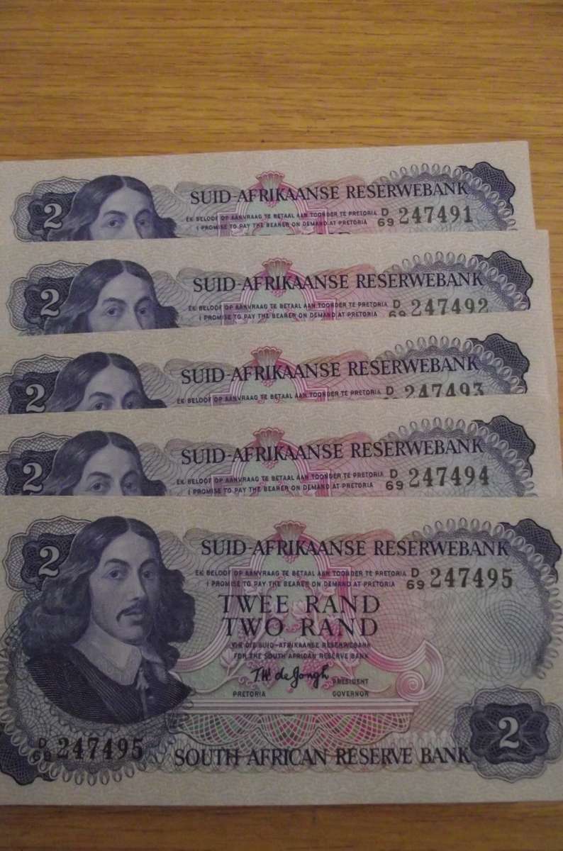 5 X 2 RAND : UNC Consecutive Serial : 2 nd Issue :  T W DE JONGH : 1974 : SPRINGBOK WATERMARK