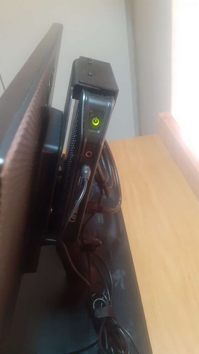 Centerm Thin Client Desktop Computer 8GB RAM 64GB SSD Intel Dual Core with Monitor, Keyboard, Mouse