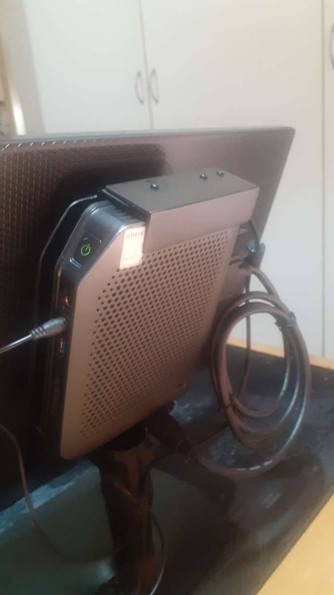 Centerm Thin Client Desktop Computer 8GB RAM 64GB SSD Intel Dual Core with Monitor, Keyboard, Mouse