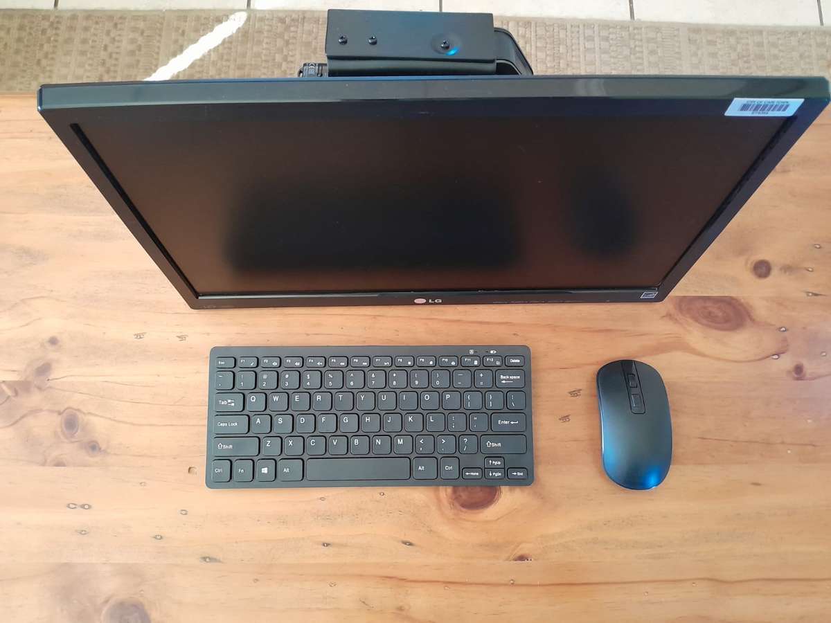 Centerm Thin Client Desktop Computer 8GB RAM 238GB SSD Intel Dual Core with Monitor Keyboard Mouse