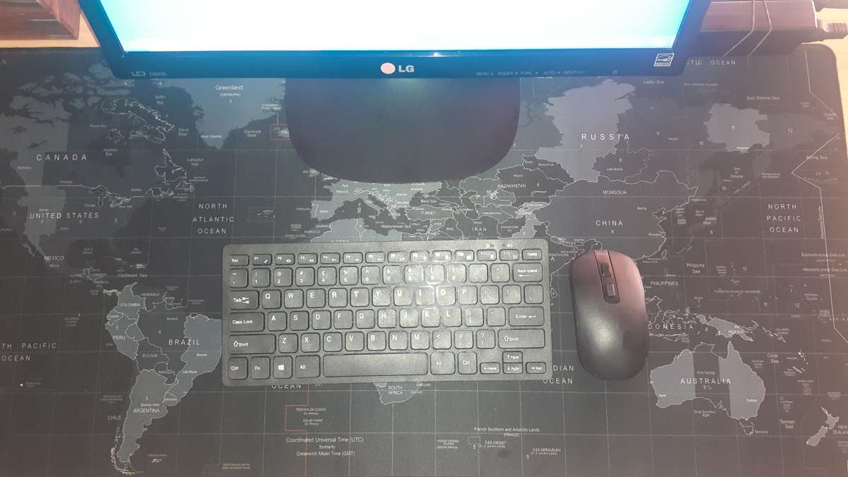 Centerm Thin Client Desktop Computer 8GB RAM 64GB SSD Intel Dual Core with Monitor, Keyboard, Mouse