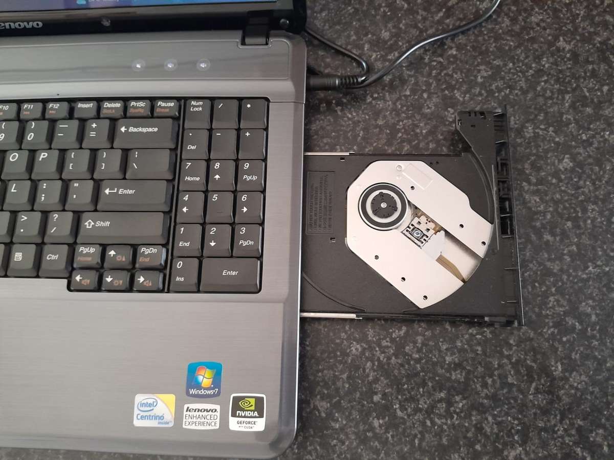 Lenovo G550 2 Intel.Core 2 DUO CPU 2.20GHz 8GB 64Bit