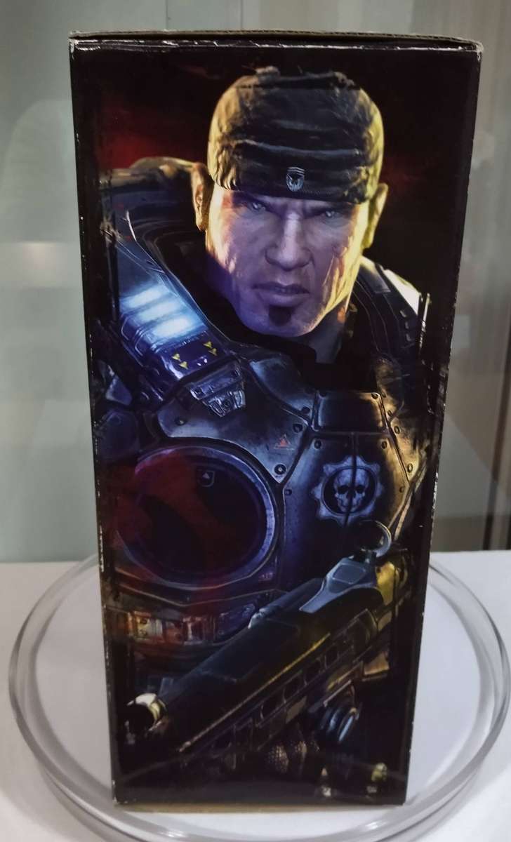 NECA Gears of War 12 Inch Marcus Fenix