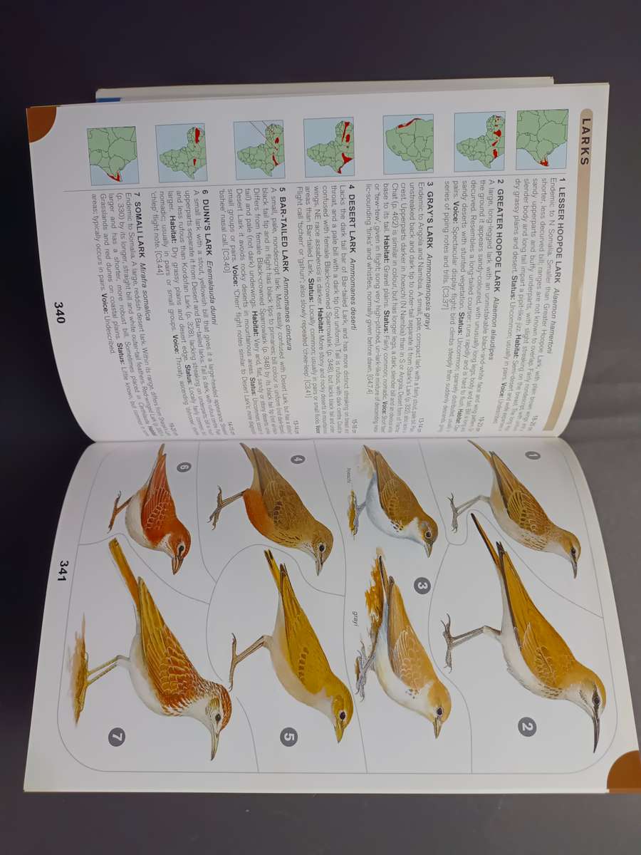 A Comprehensive Illustrated Field Guide Birds of of Africa South of the Sahara by Sinclair, I., Ryan