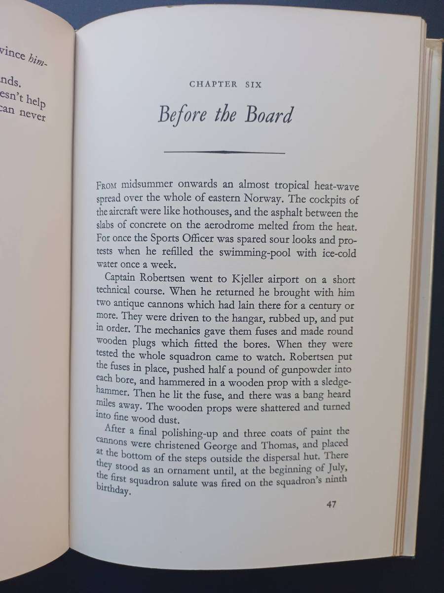 Blue two - bale out / Leif Hamke