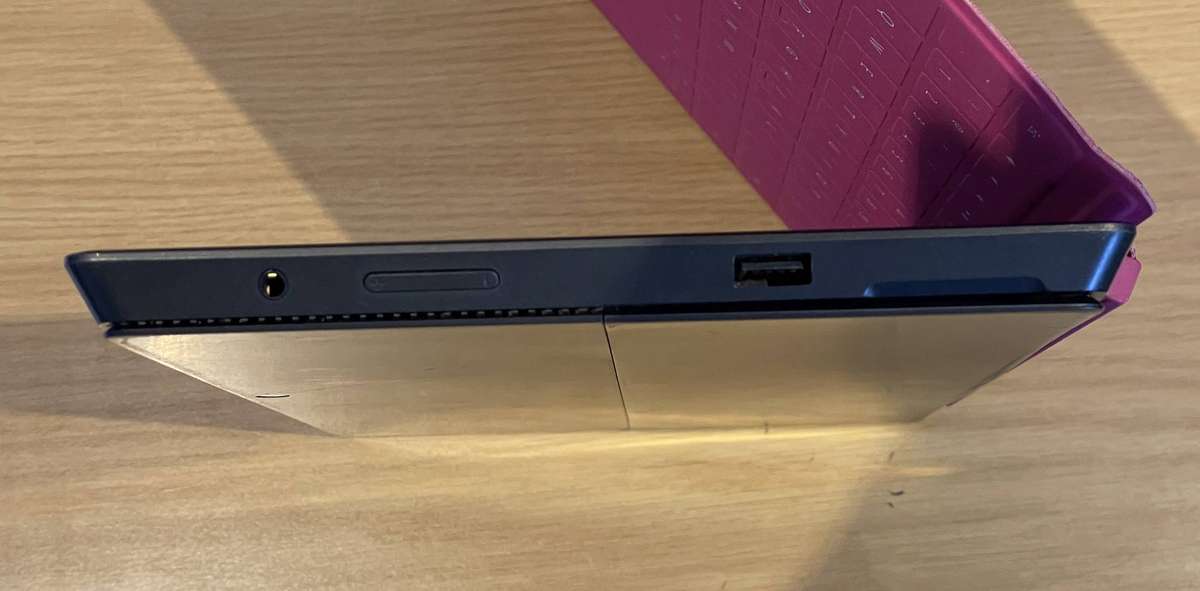 Microsoft Surface Pro (Model 1514)