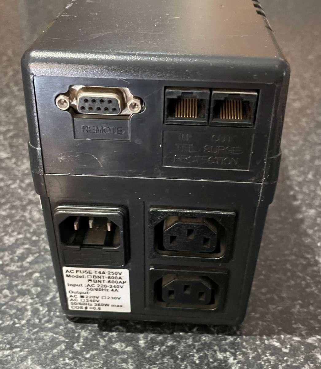 600VA / 360W Powercom (PCM) UPS for spares or repair.