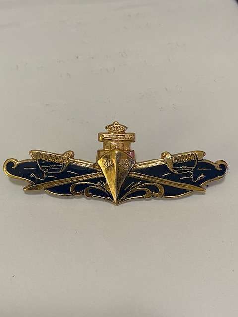 Executive Officer Gold SA Navy Breast Badge. Denotes having commanded a ship.