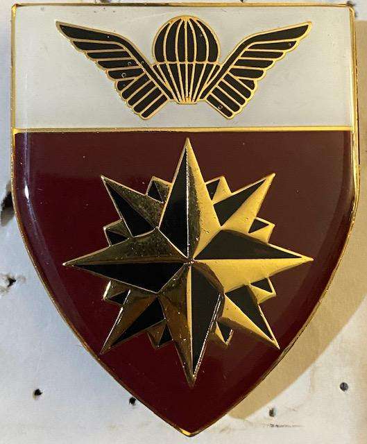 5 Reconnaissance Regiment Flash, All pins intact.