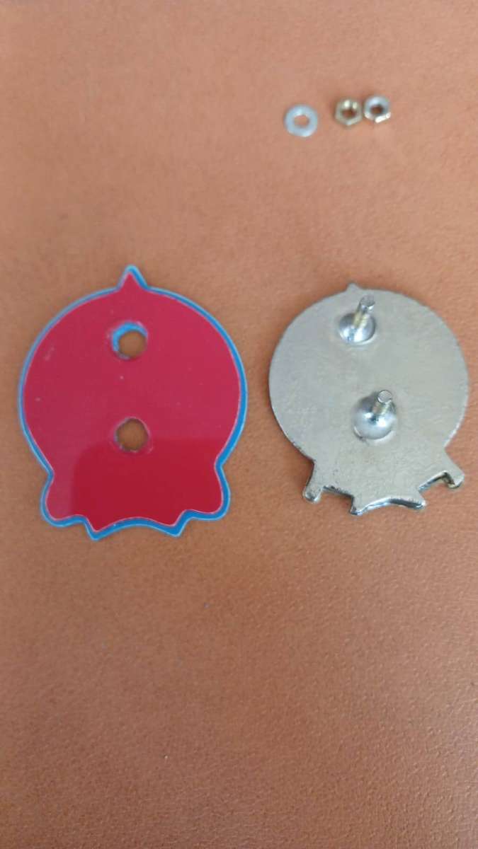 Anti-Aircraft School Cap Badge Gilt.