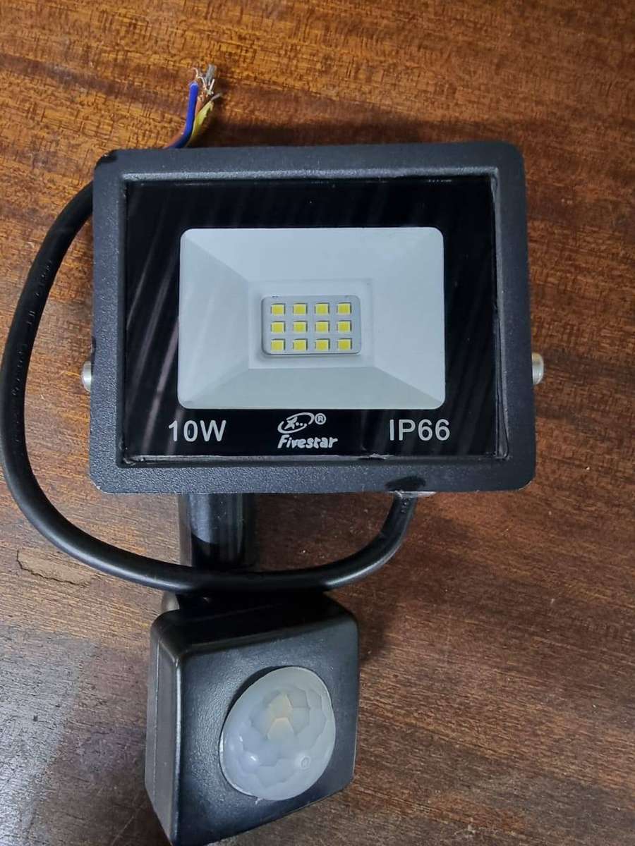 5-Pack: 4 x 20w & 1 x 10w Motion Sensor LED Floodlight