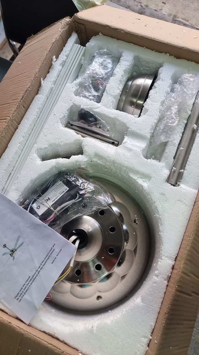 5 Blade Ceiling Fan With Light And Remote Control - FL626 #8