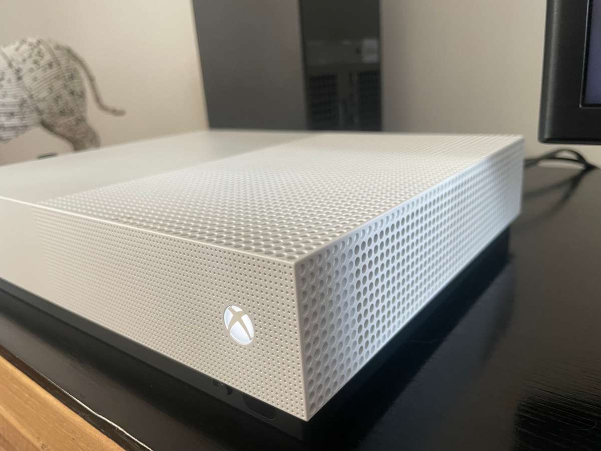Xbox Series One S all digital - Please read description